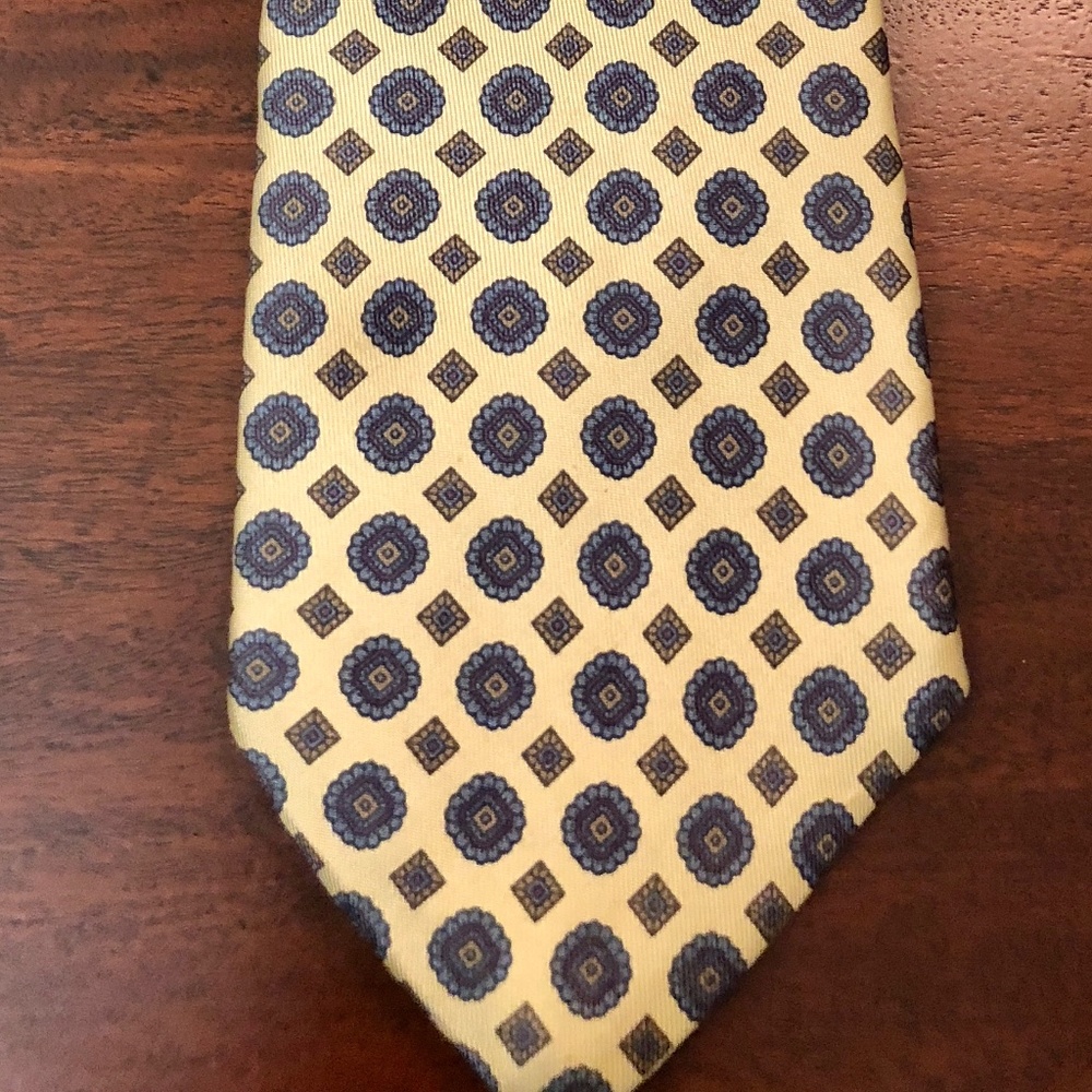 COPY - Marshall Fields Men Neck Tie 100% Silk 57" x 3"
